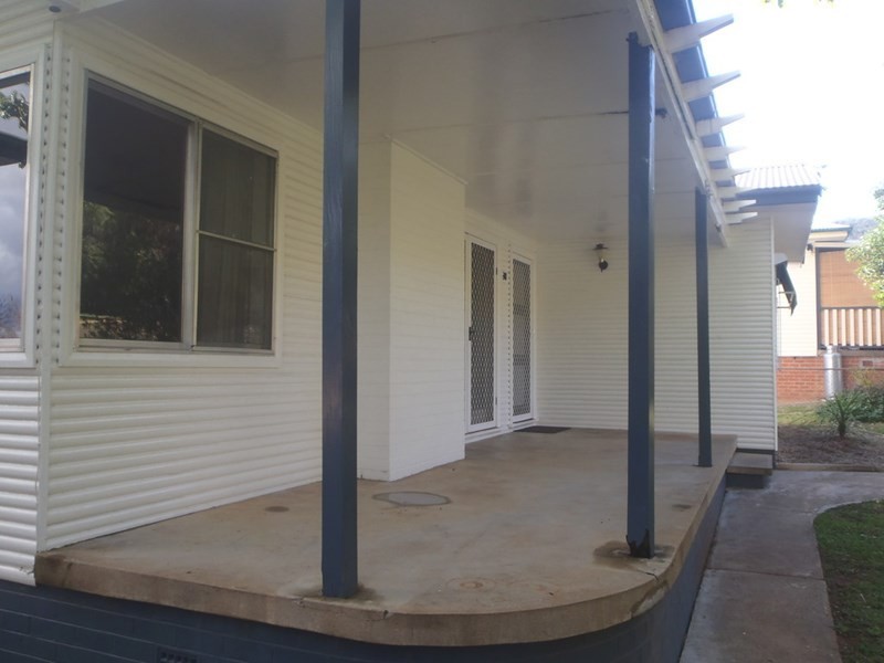 30 Hall Street, Tamworth NSW 2340