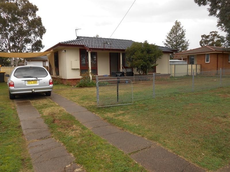 17 Sue Crescent, Tamworth NSW 2340