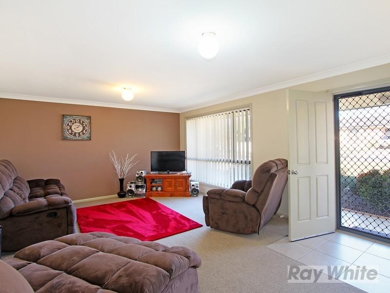 4 Warburton Drive, Westdale NSW 2340
