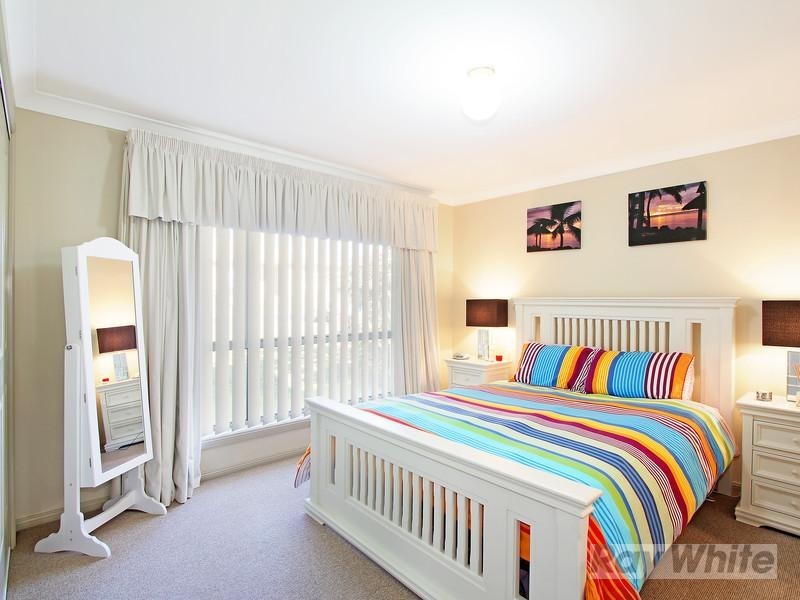 4 Warburton Drive, Westdale NSW 2340