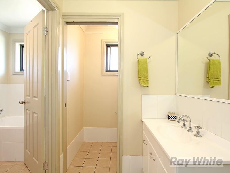 4 Warburton Drive, Westdale NSW 2340