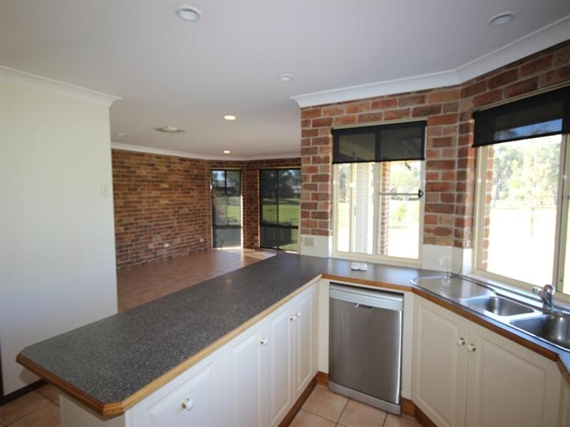 62 Greg Norman Drive, Tamworth NSW 2340