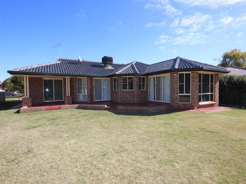 62 Greg Norman Drive, Tamworth NSW 2340