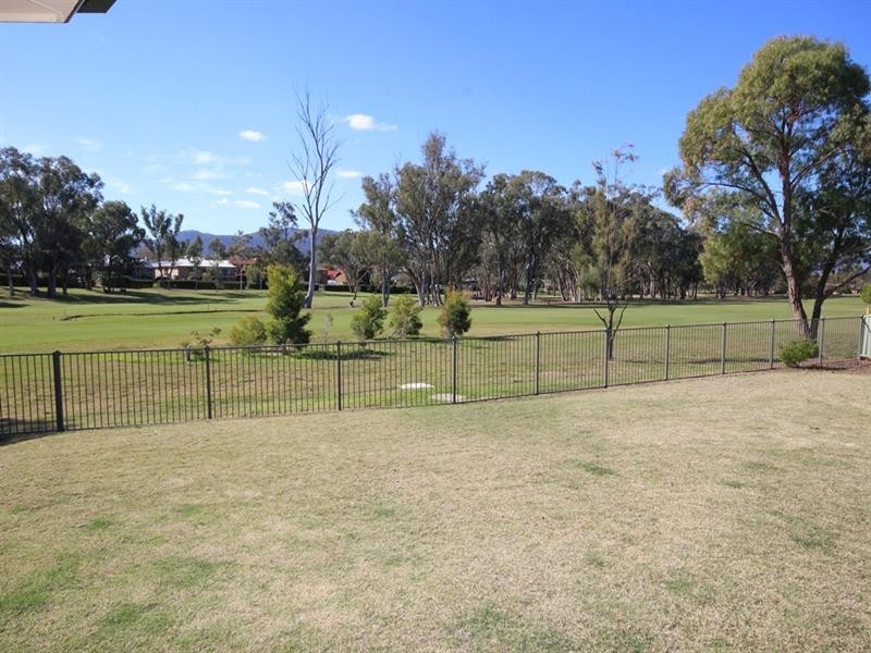62 Greg Norman Drive, Tamworth NSW 2340