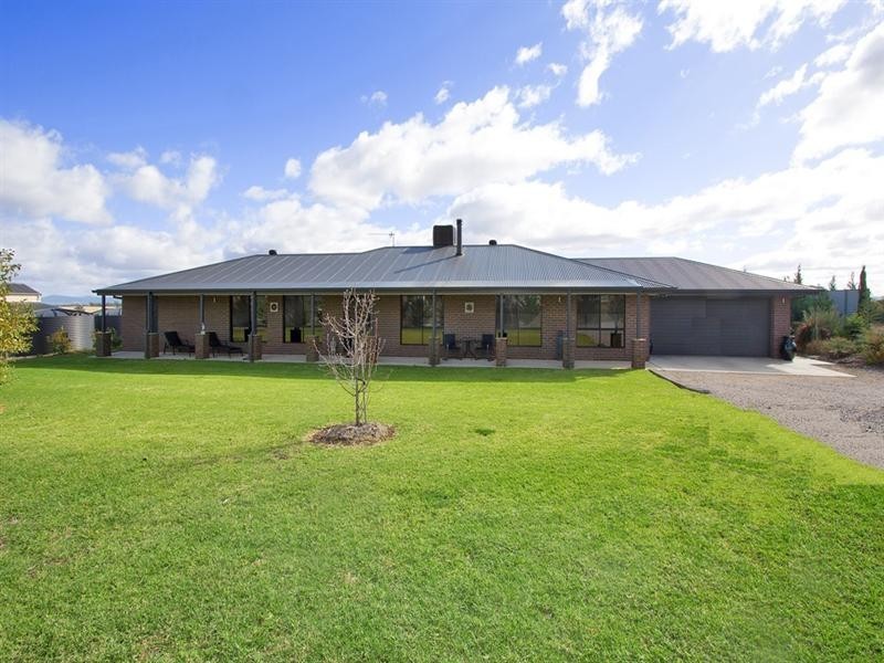 9 Conjola Drive, Tamworth NSW 2340