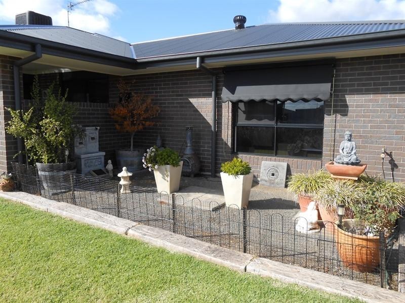 9 Conjola Drive, Tamworth NSW 2340