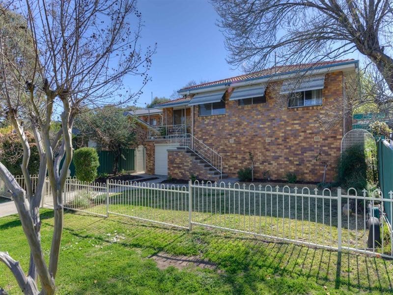 12 Carthage Street, Tamworth NSW 2340