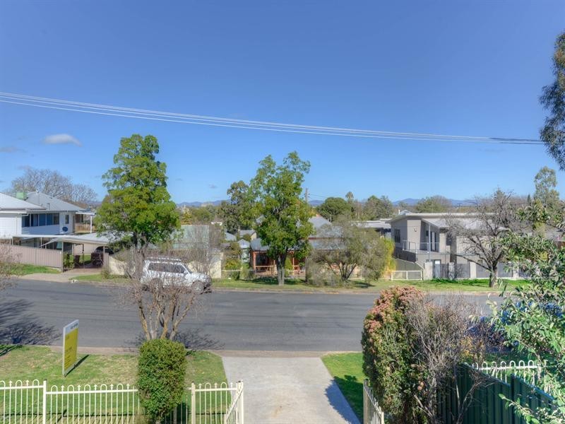 12 Carthage Street, Tamworth NSW 2340