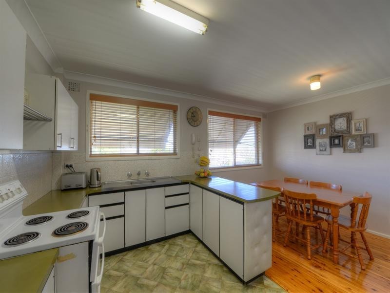 12 Carthage Street, Tamworth NSW 2340