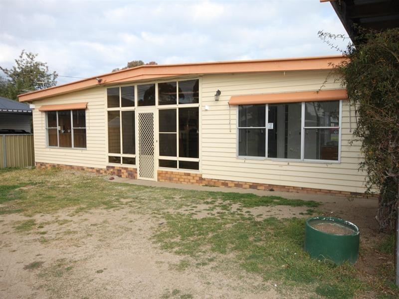 14 Terry Street, Tamworth NSW 2340