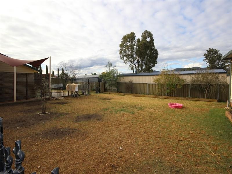 14 Baird Crescent, Tamworth NSW 2340