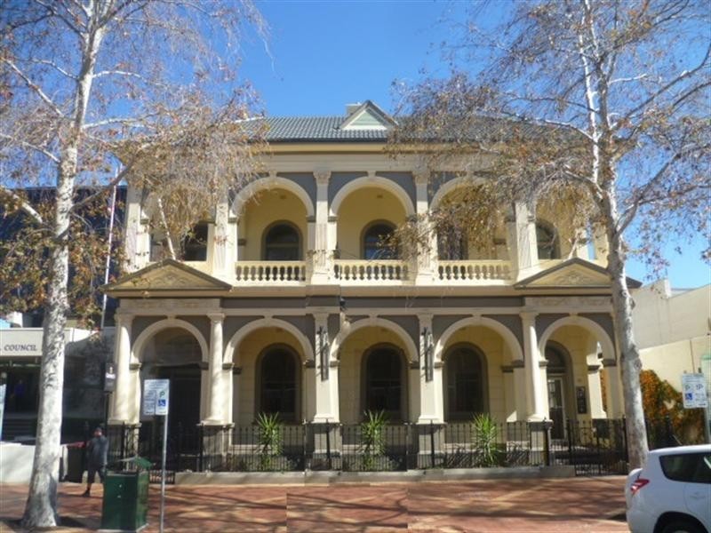 1,5 and 6, 429 Peel Street, Tamworth NSW 2340