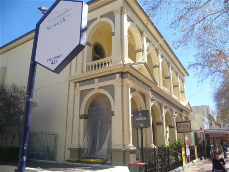 1,5 and 6, 429 Peel Street, Tamworth NSW 2340