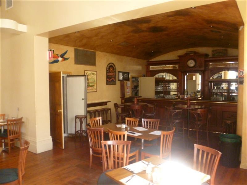 1,5 and 6, 429 Peel Street, Tamworth NSW 2340