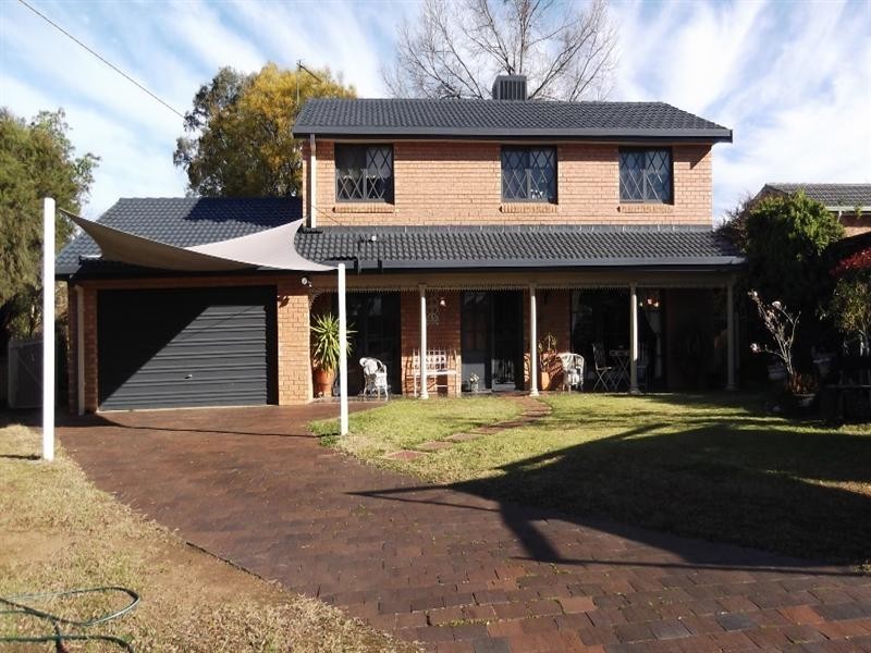 4 Cedar Close, Tamworth NSW 2340