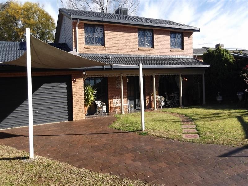 4 Cedar Close, Tamworth NSW 2340