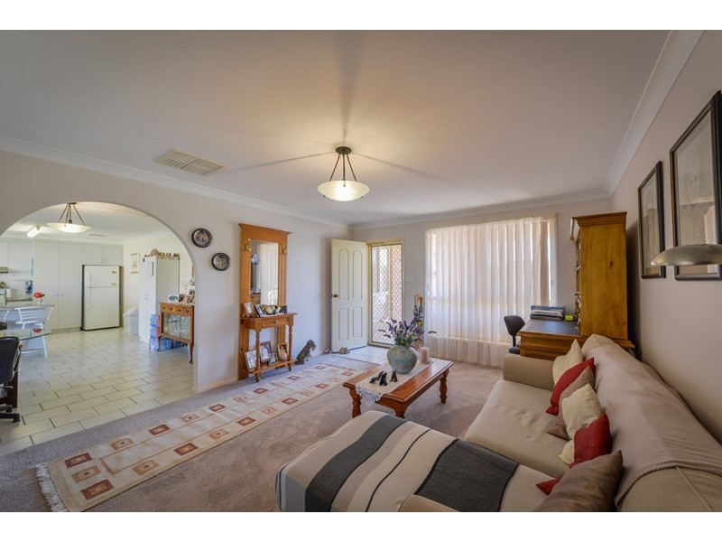 4 Eureka Place, Tamworth NSW 2340