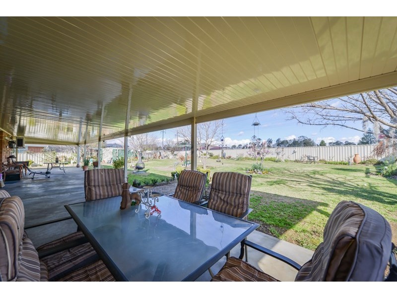 4 Eureka Place, Tamworth NSW 2340