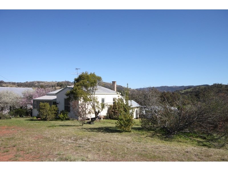 33 Church Street, Limbri NSW 2352