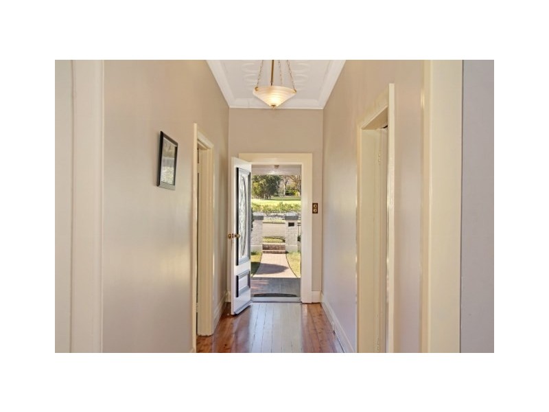 77 Upper Street, Tamworth NSW 2340