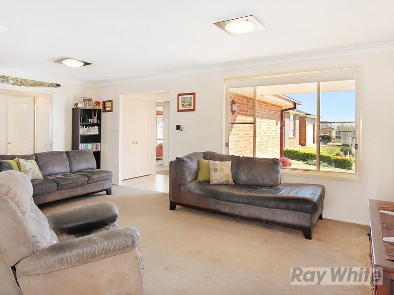 13 Warburton Drive, Westdale NSW 2340
