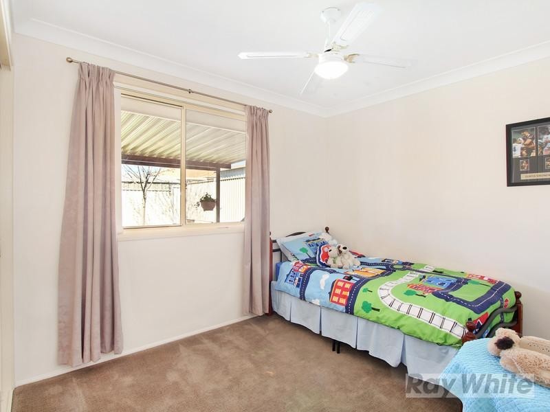 13 Warburton Drive, Westdale NSW 2340