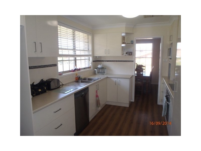 11 Quambi Street, Tamworth NSW 2340