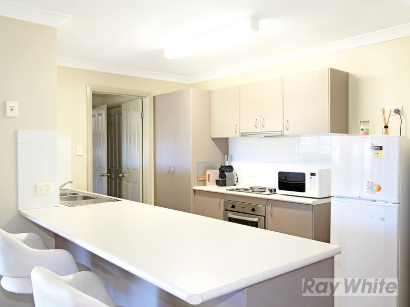 4 Warburton Drive, Westdale NSW 2340