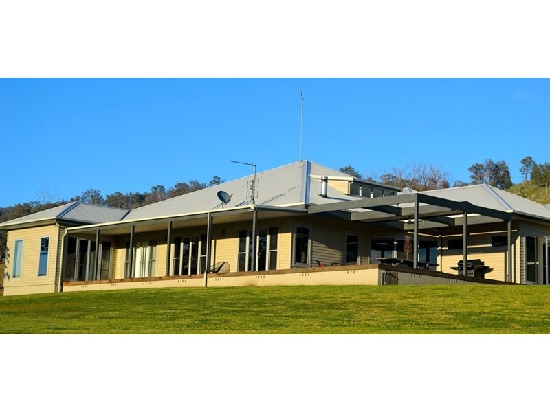 “Hillview” 620 Back Woolomin Road, Tamworth NSW 2340