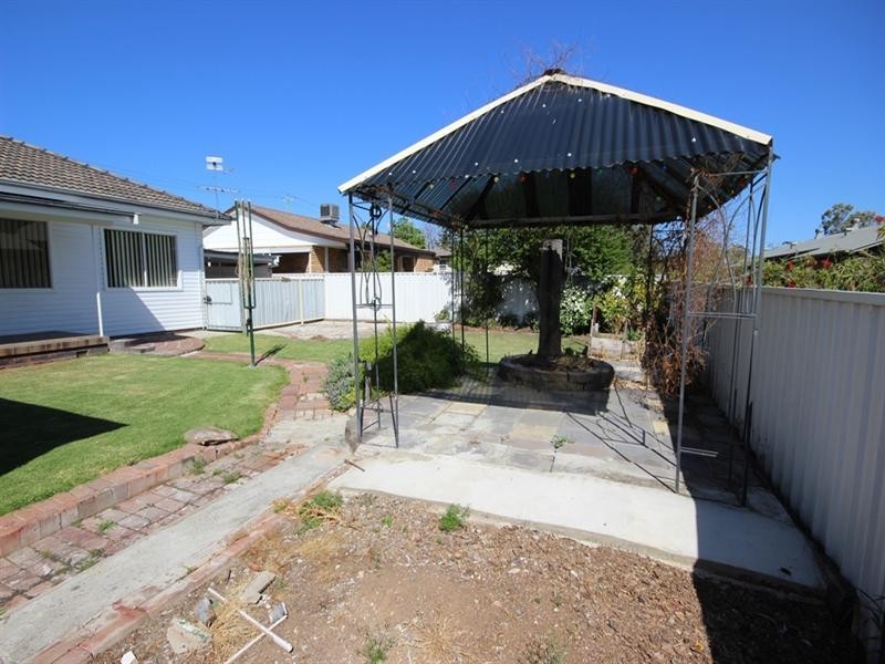 9 Larool Street, Tamworth NSW 2340