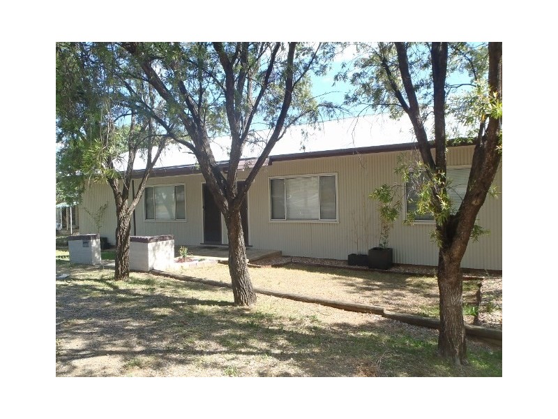 2/55 Manilla Road, Tamworth NSW 2340