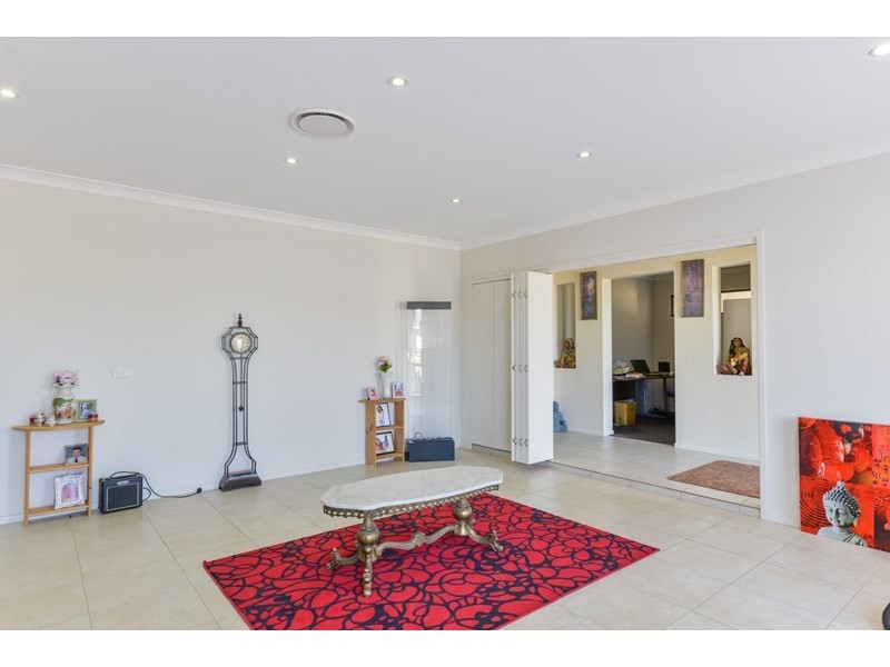 16 Manina Way, Tamworth NSW 2340