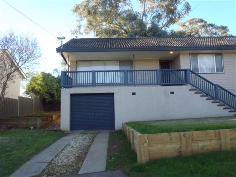 4 Rosedale Avenue, Tamworth NSW 2340