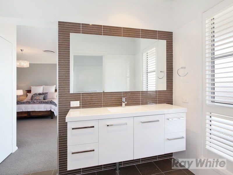 18 Peak Drive, Tamworth NSW 2340