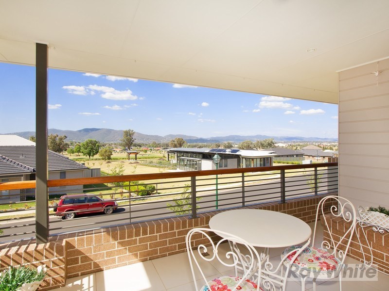 18 Peak Drive, Tamworth NSW 2340