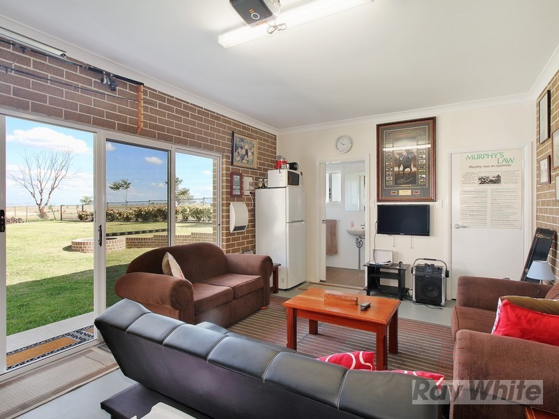 18 Peak Drive, Tamworth NSW 2340