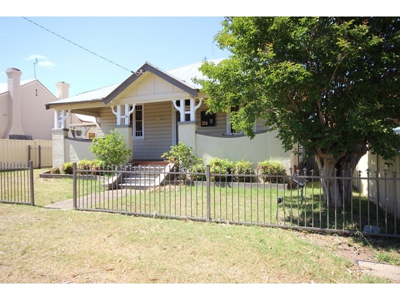 36 Gipps Street, Tamworth NSW 2340