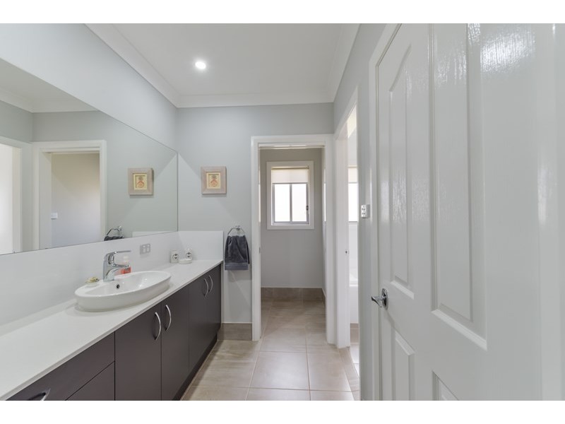 7 Conjola Drive, Tamworth NSW 2340