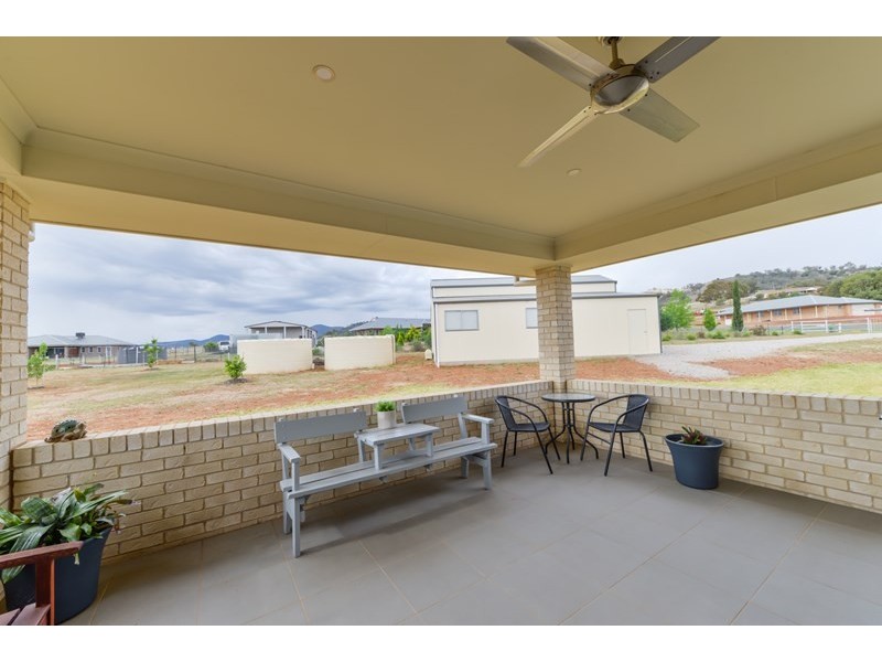 7 Conjola Drive, Tamworth NSW 2340