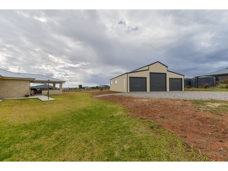 7 Conjola Drive, Tamworth NSW 2340