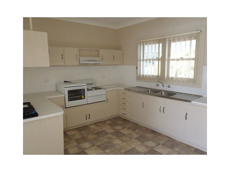 571 Armidale Road, Tamworth NSW 2340