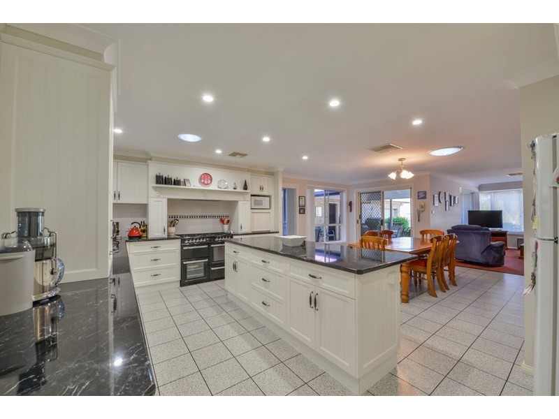 22 Glen Alpha Close, Tamworth NSW 2340