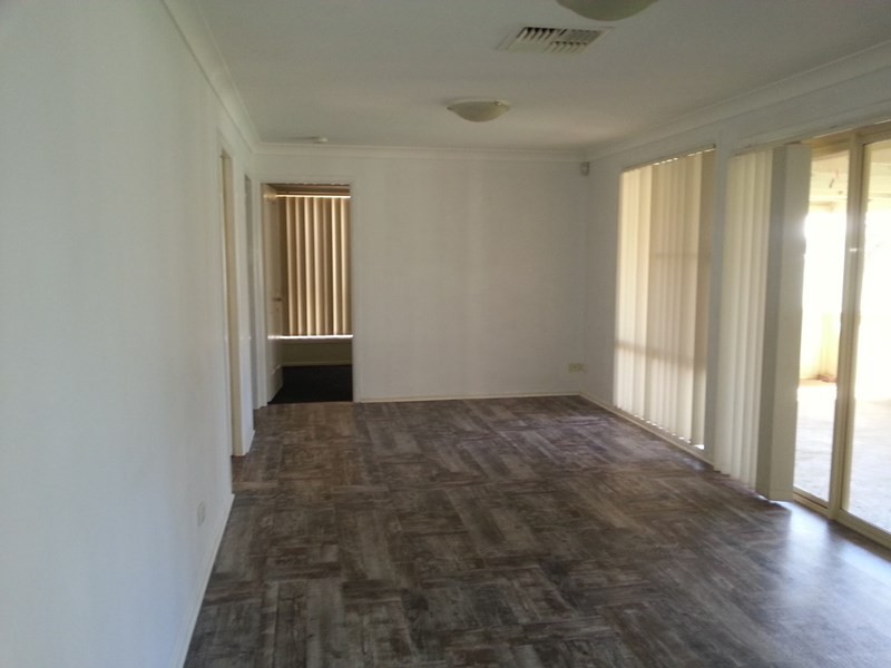 4 Burdekin Place, Tamworth NSW 2340