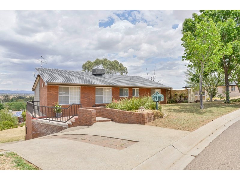 25 Woodbry Crescent, Tamworth NSW 2340