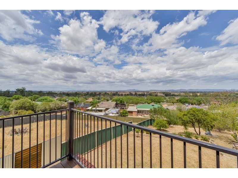 25 Woodbry Crescent, Tamworth NSW 2340