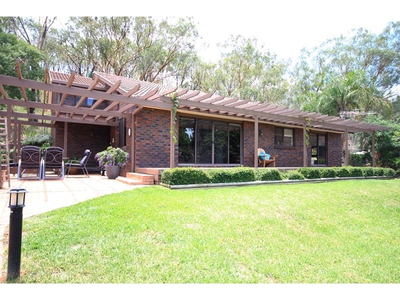 7 Waratah Place, Tamworth NSW 2340