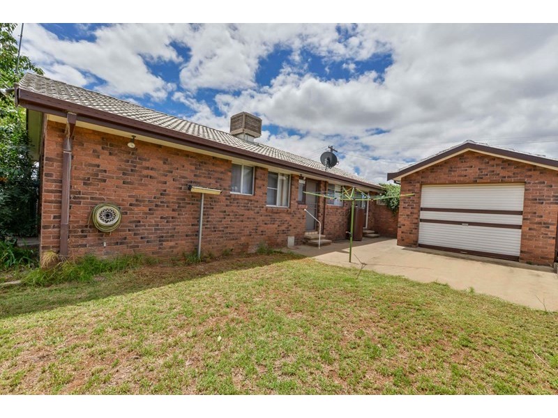 6 Adam Street, Tamworth NSW 2340