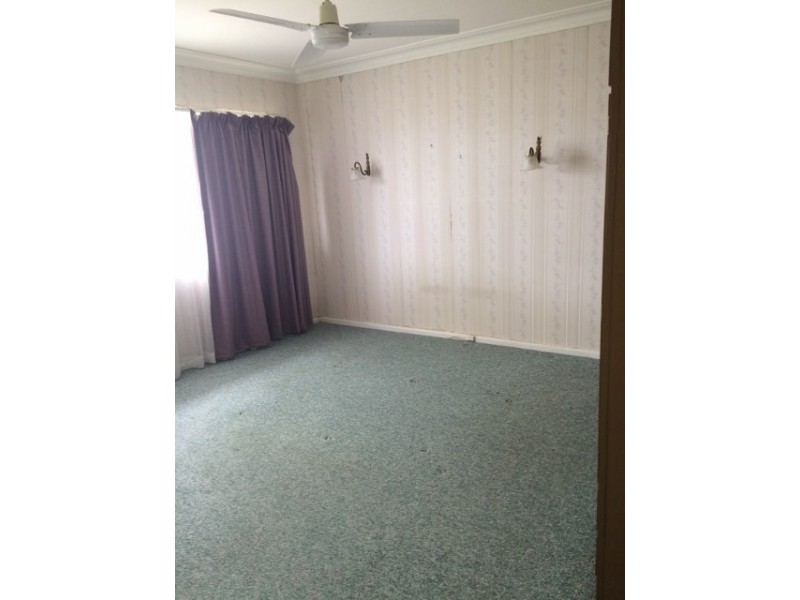 27 Oak Street, Tamworth NSW 2340