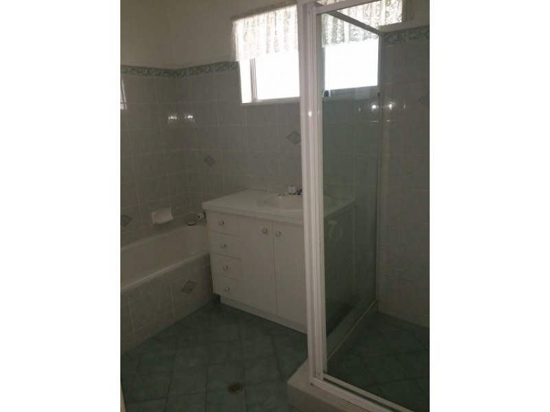 27 Oak Street, Tamworth NSW 2340