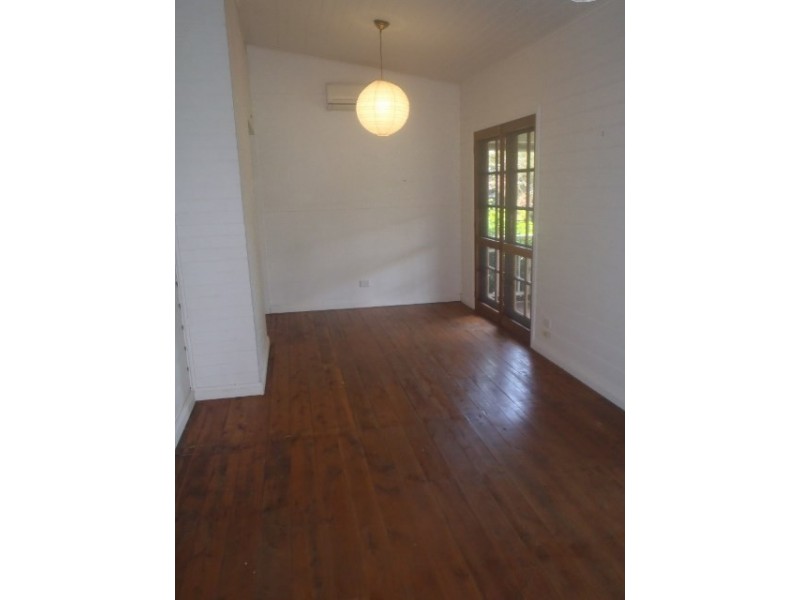 24 White Street, Tamworth NSW 2340